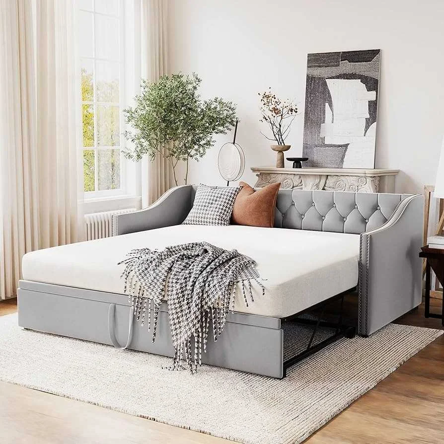 Velvet Tufted Daybed: Extendable Sofa Bed for Small Spaces & Guests — product photo 1